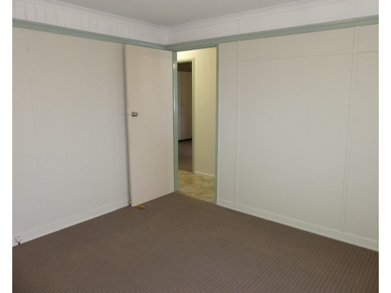 11 Blamey St, Avenell Heights QLD 4670