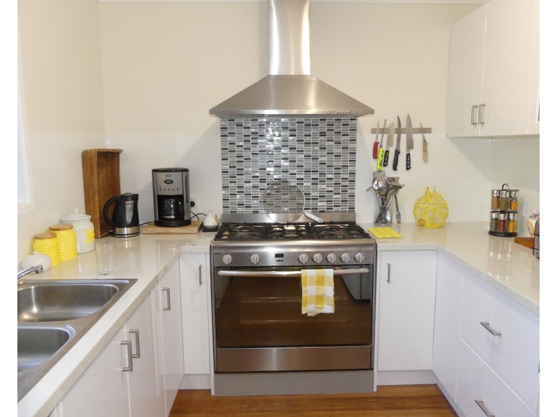 100 Boundary St, Walkervale QLD 4670