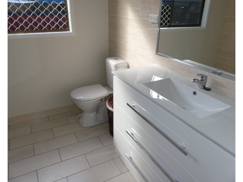 100 Boundary St, Walkervale QLD 4670