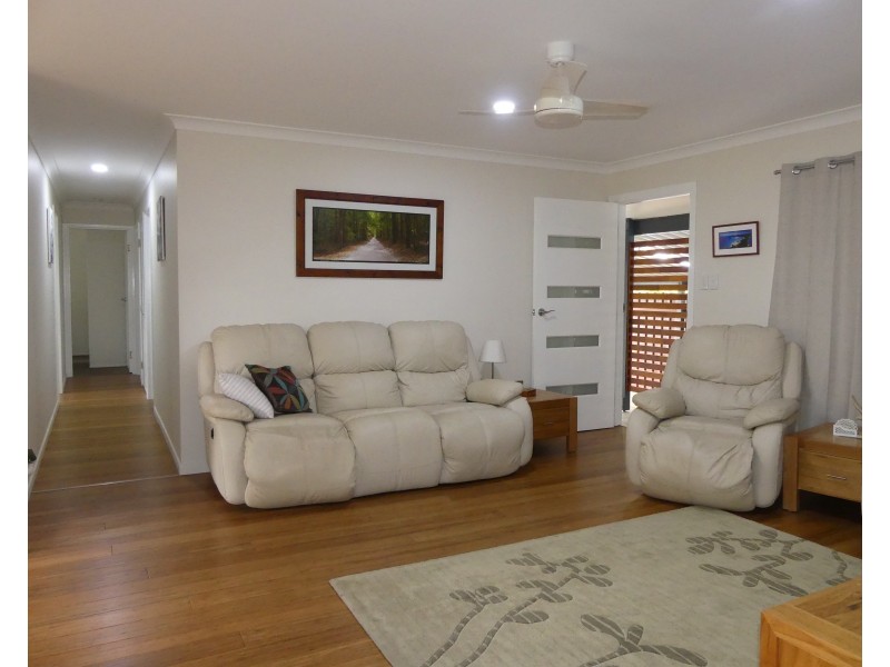 100 Boundary St, Walkervale QLD 4670