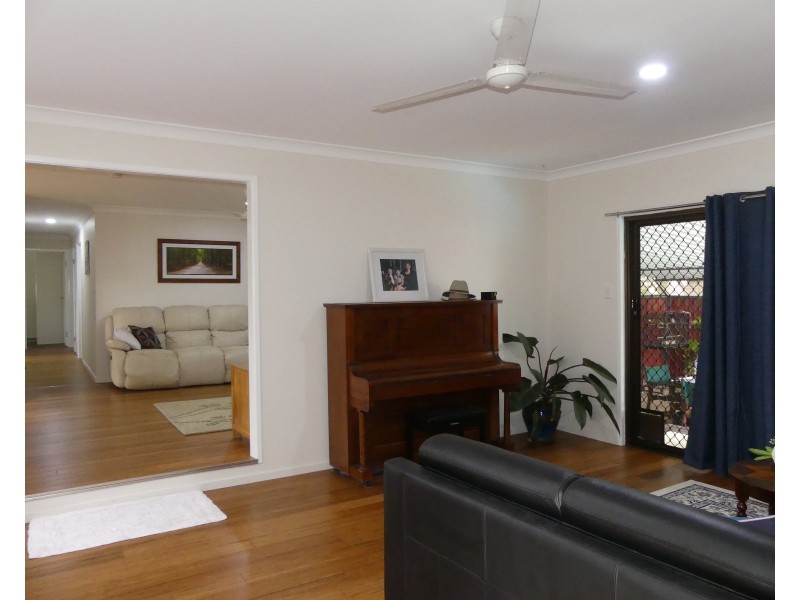 100 Boundary St, Walkervale QLD 4670