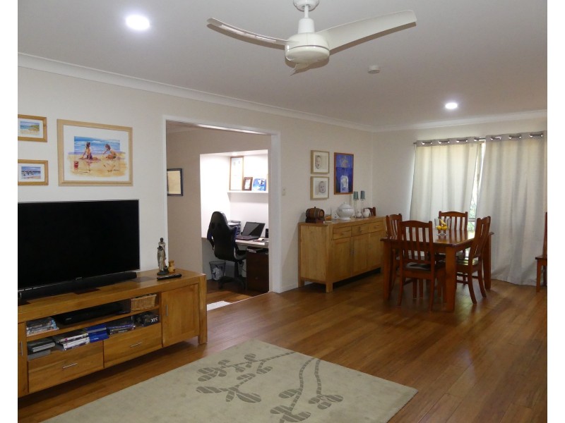 100 Boundary St, Walkervale QLD 4670