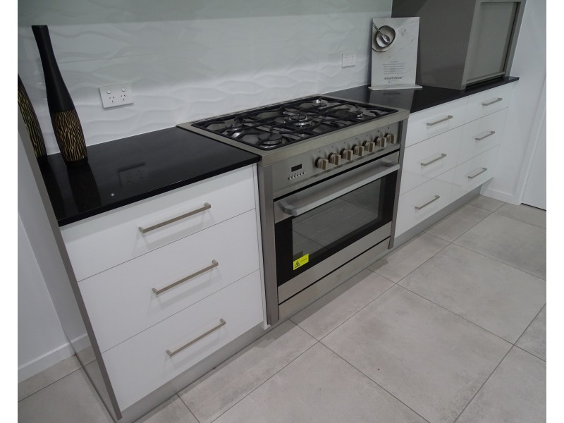 42 Palermo Ave, Ashfield QLD 4670