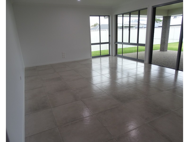 42 Palermo Ave, Ashfield QLD 4670