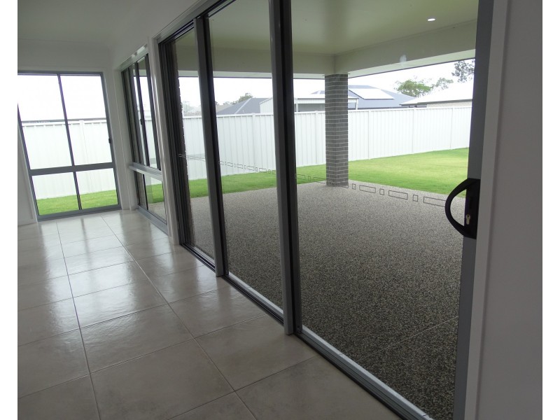 42 Palermo Ave, Ashfield QLD 4670