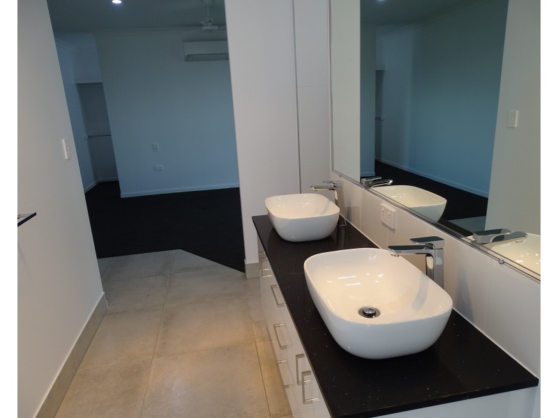 42 Palermo Ave, Ashfield QLD 4670