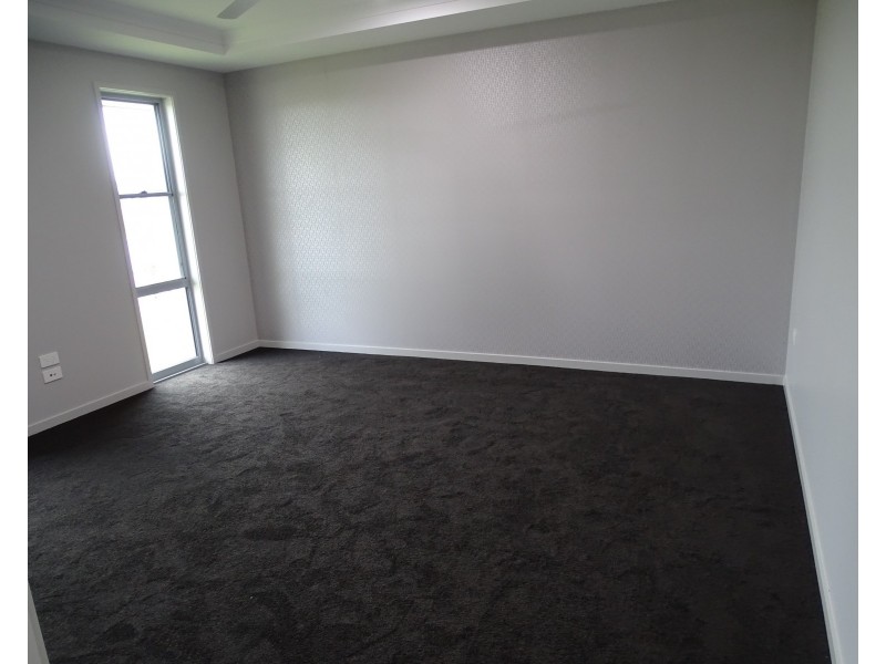 42 Palermo Ave, Ashfield QLD 4670