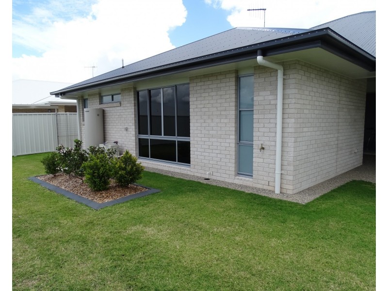 42 Palermo Ave, Ashfield QLD 4670