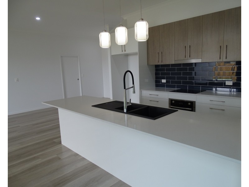 6 Beachside Circuit, Bargara QLD 4670
