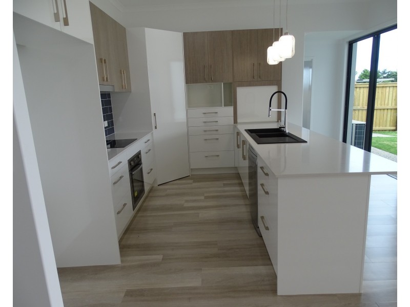 6 Beachside Circuit, Bargara QLD 4670