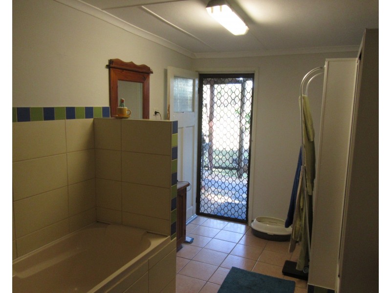 1209 Gin Gin Rd, Sharon QLD 4670