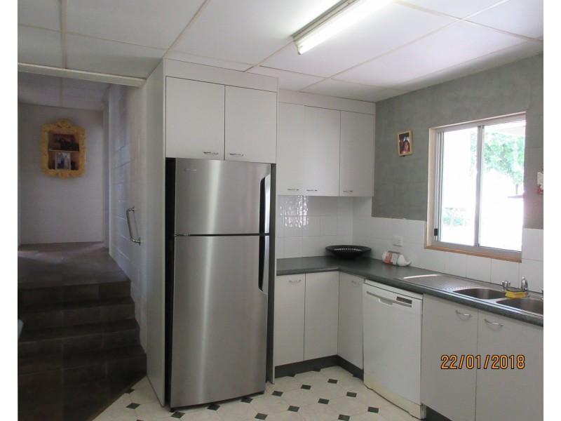 212 Normans Rd, Splinter Creek QLD 4630