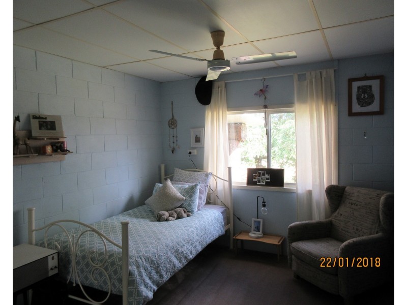 212 Normans Rd, Splinter Creek QLD 4630