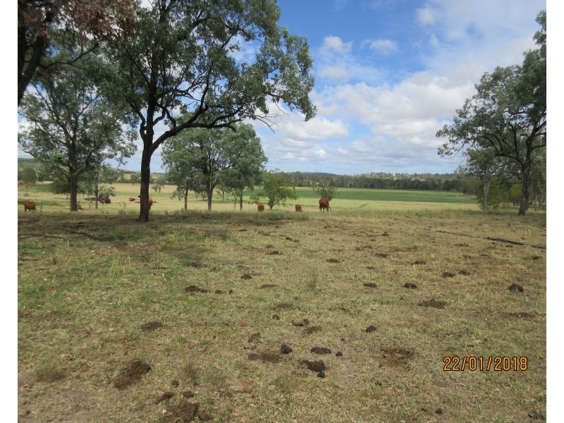212 Normans Rd, Splinter Creek QLD 4630
