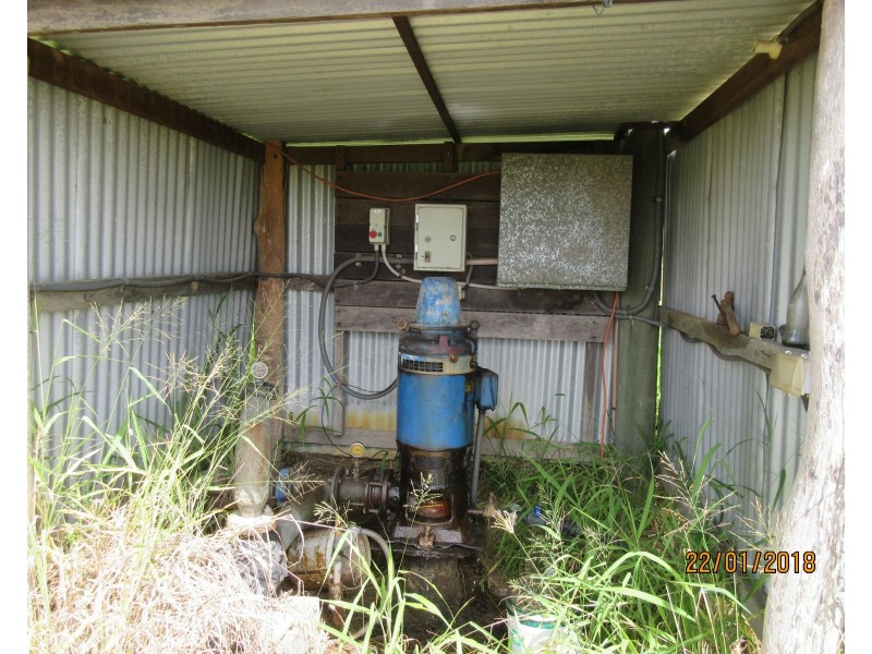 212 Normans Rd, Splinter Creek QLD 4630