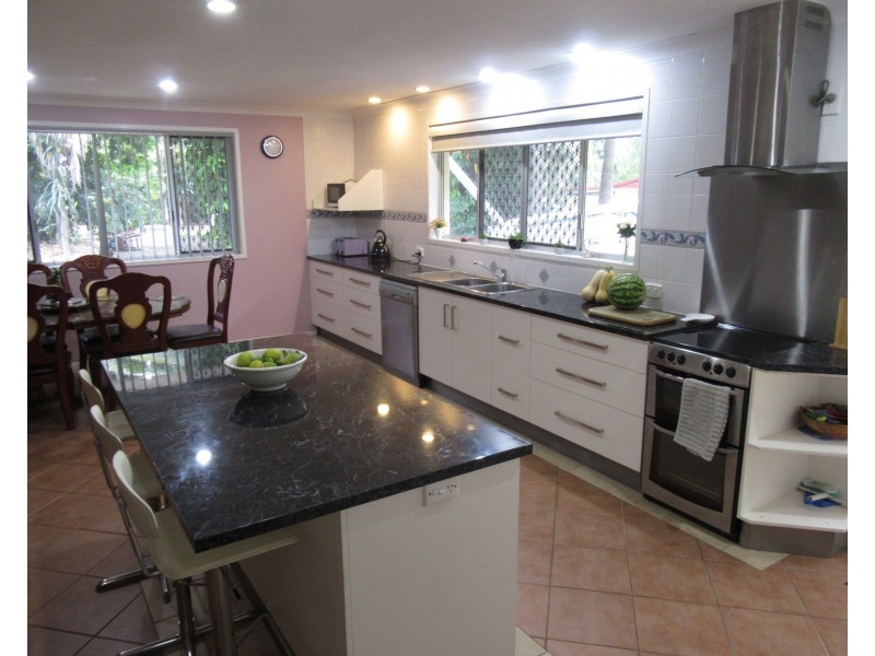 Sharon QLD 4670