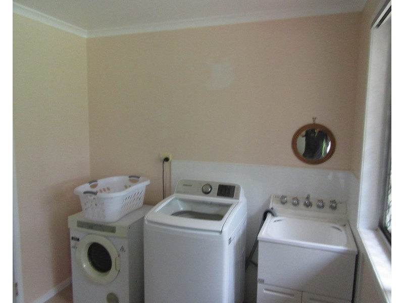 Sharon QLD 4670