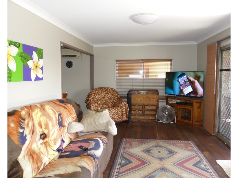 1 Loney St, Avenell Heights QLD 4670