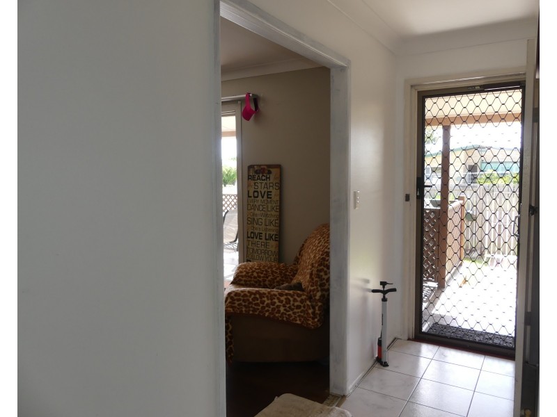1 Loney St, Avenell Heights QLD 4670