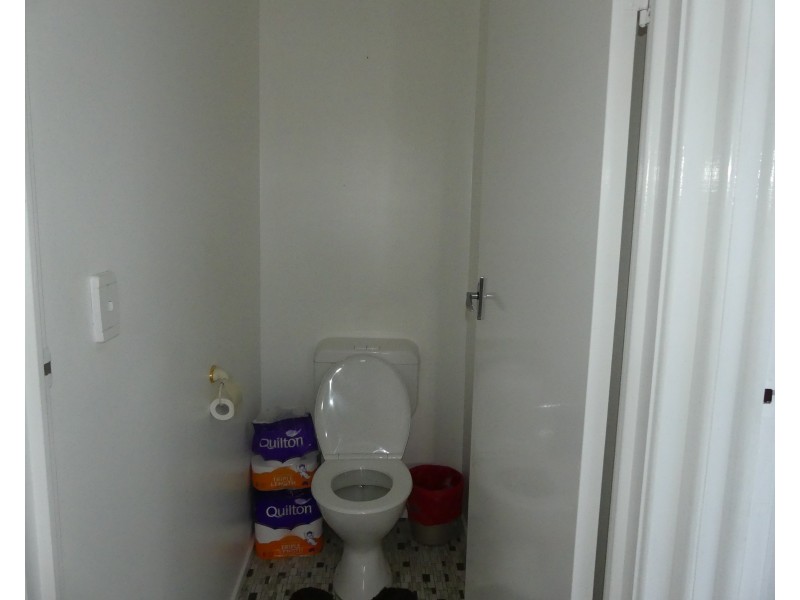 1 Loney St, Avenell Heights QLD 4670