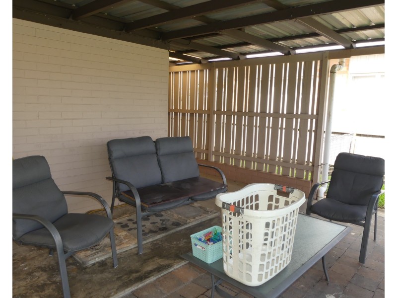 1 Loney St, Avenell Heights QLD 4670