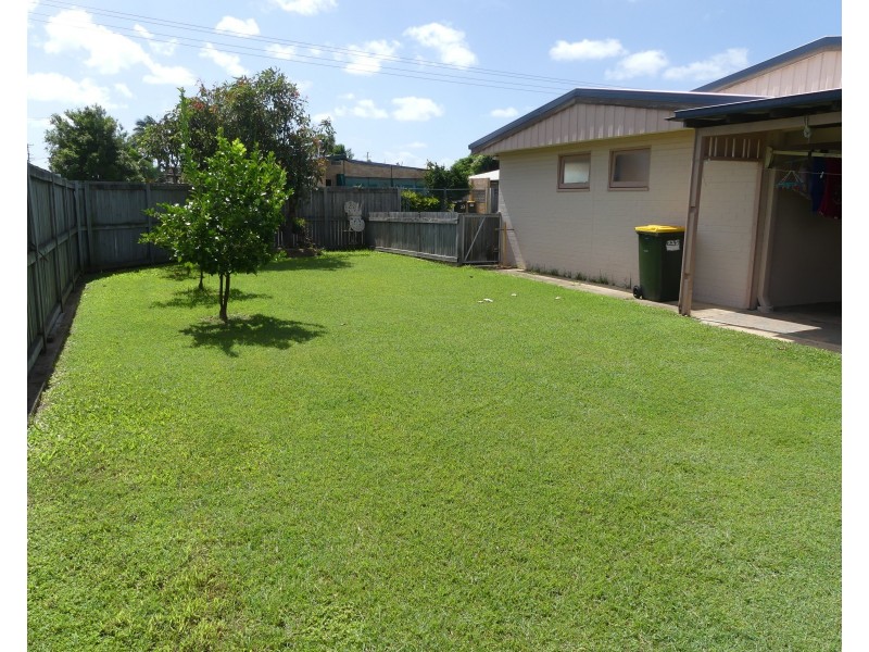 1 Loney St, Avenell Heights QLD 4670