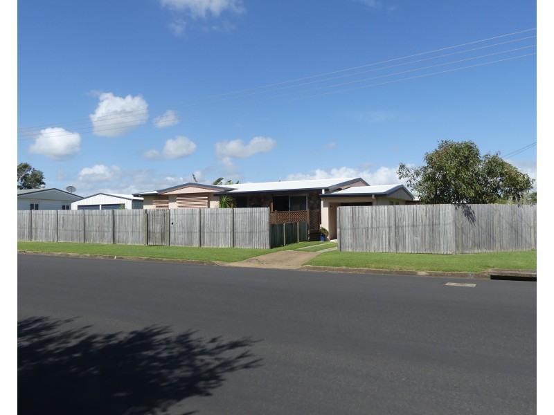 1 Loney St, Avenell Heights QLD 4670