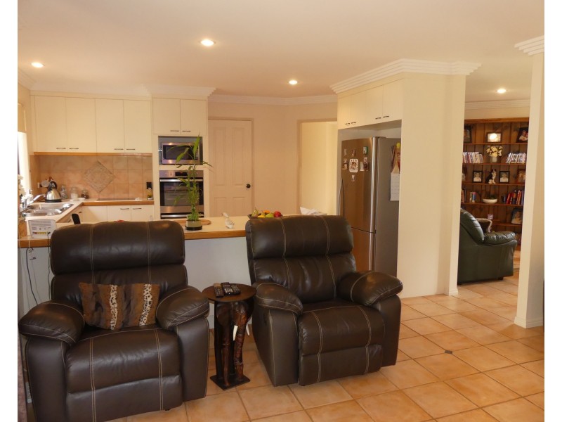 32 Cocas Dr, Avoca QLD 4670