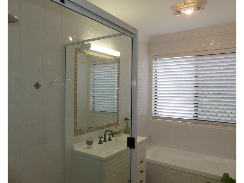 32 Cocas Dr, Avoca QLD 4670