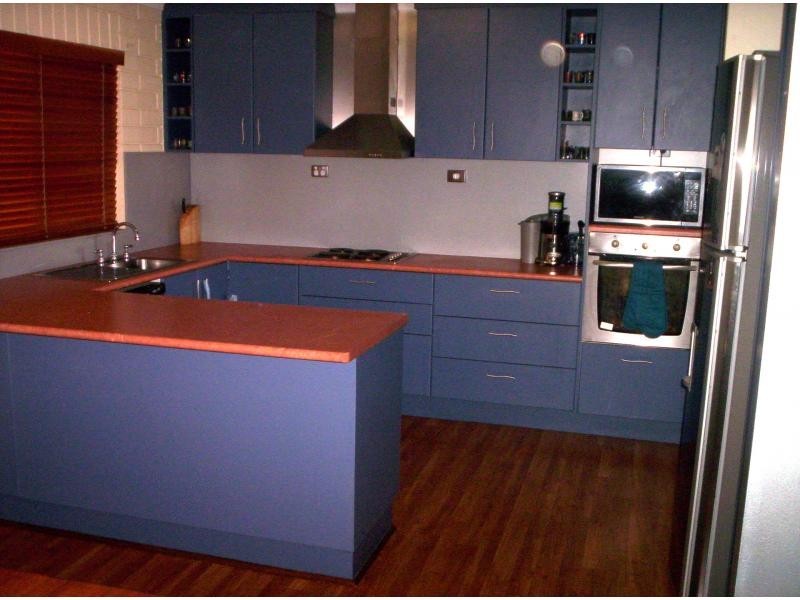 Bushland Beach QLD 4818