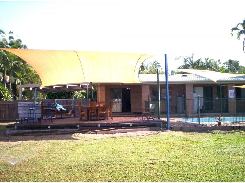 Bushland Beach QLD 4818