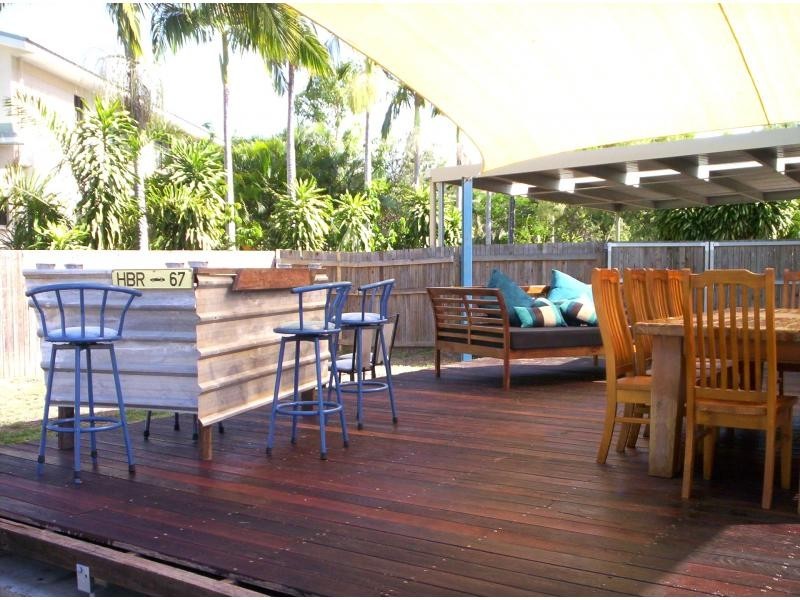 Bushland Beach QLD 4818