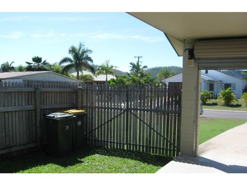 14 Gilmour Crescent, Kirwan QLD 4817