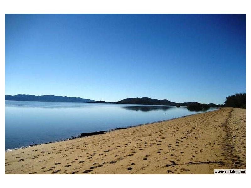 Bushland Beach QLD 4818