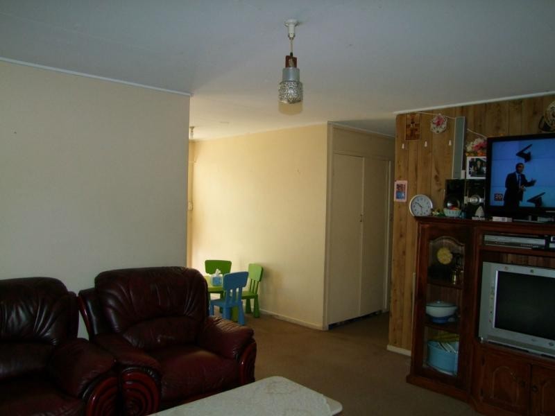 27 Ashton Street, Kingston QLD 4114