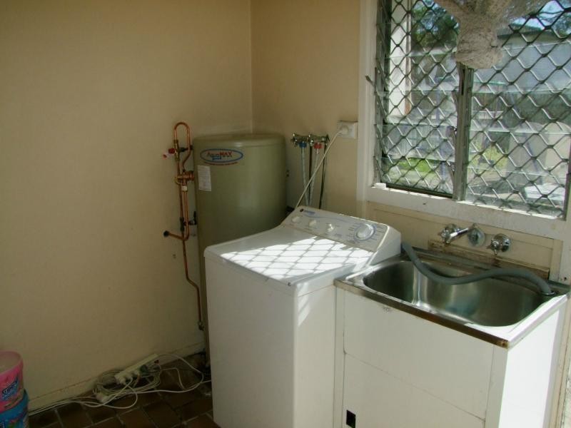 27 Ashton Street, Kingston QLD 4114