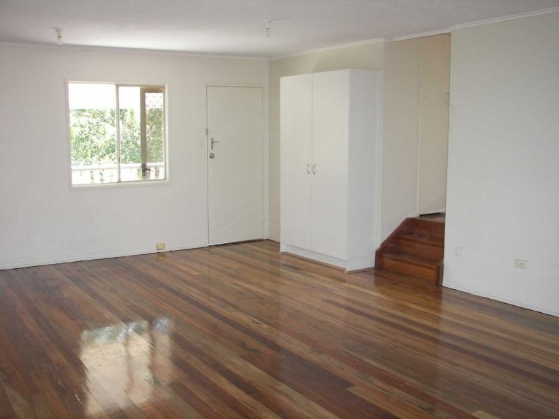 34 Maple Street, Kingston QLD 4114