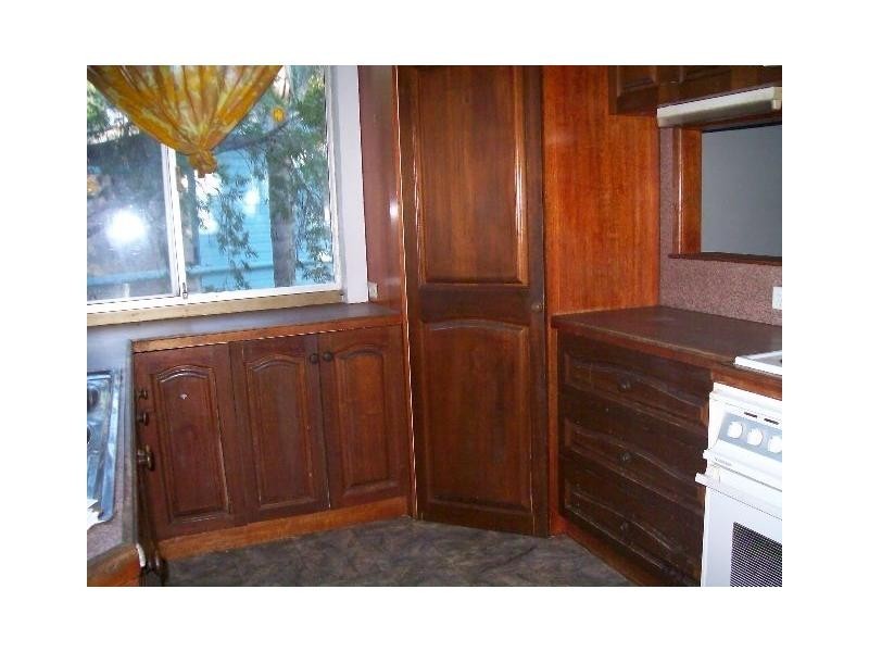 8 Pat Street, Kingston QLD 4114