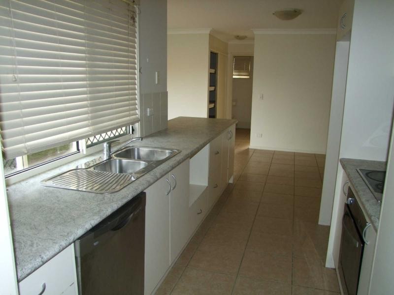 4 Robur Street, Marsden QLD 4132