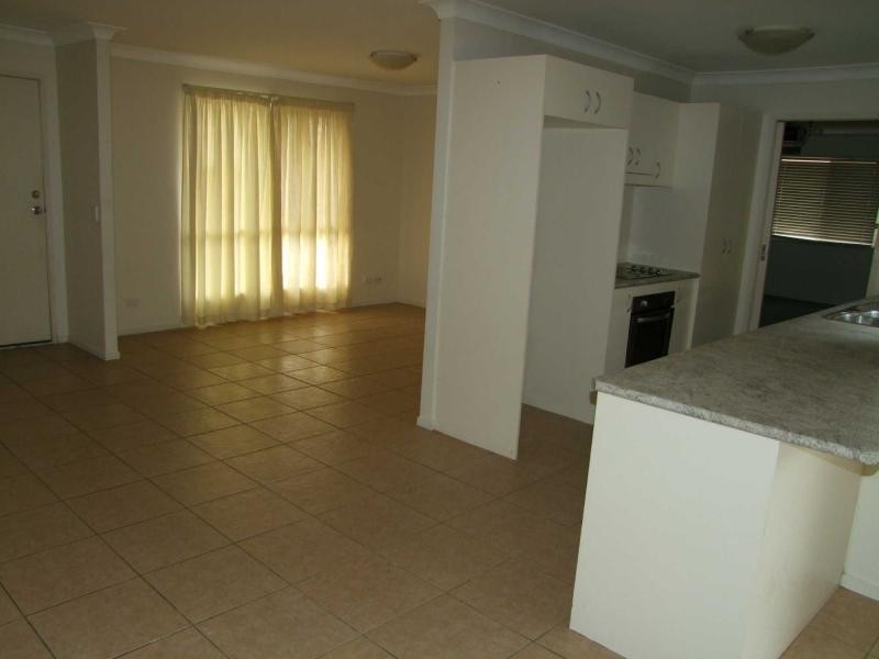 4 Robur Street, Marsden QLD 4132