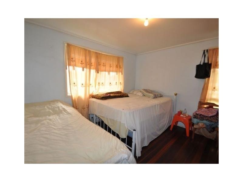 2 Eridani Street, Kingston QLD 4114