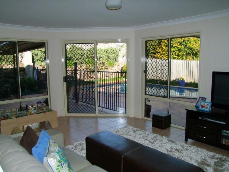 34 Fairmont Crescent, Underwood QLD 4119