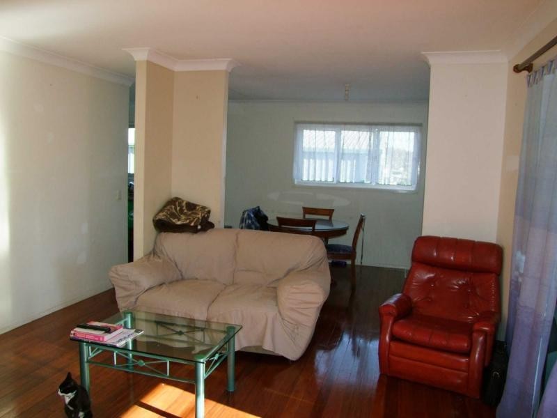 10 Lower Cross Street, Goodna QLD 4300