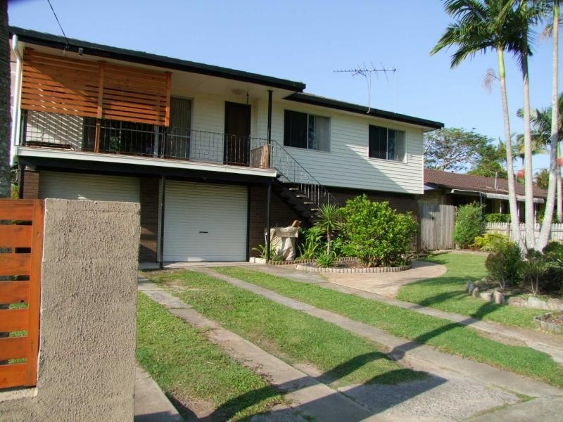 35 Pine Drive, Woodridge QLD 4114