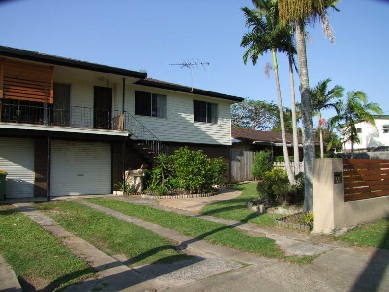 35 Pine Drive, Woodridge QLD 4114