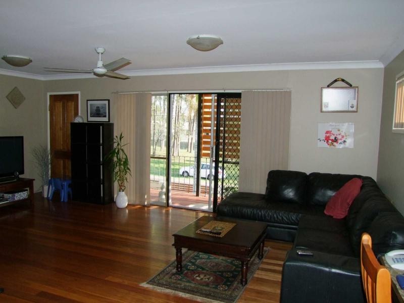 35 Pine Drive, Woodridge QLD 4114