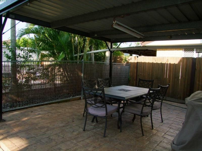 35 Pine Drive, Woodridge QLD 4114
