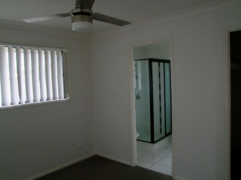 1 Summerhill Court, Marsden QLD 4132