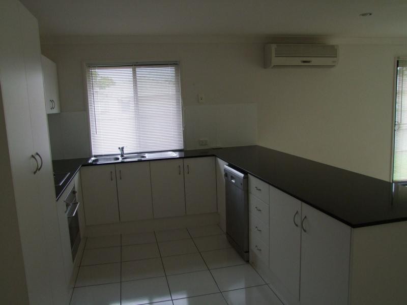 1 Summerhill Court, Marsden QLD 4132