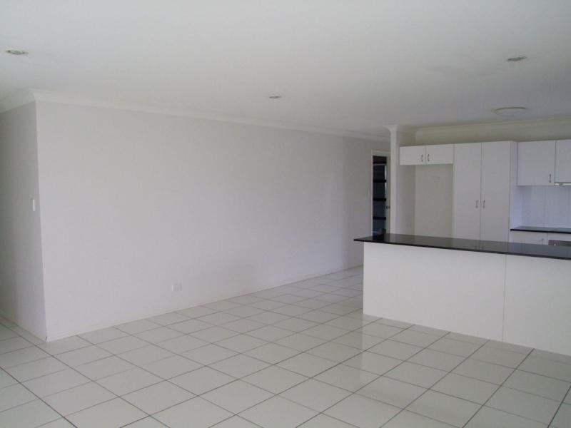 1 Summerhill Court, Marsden QLD 4132